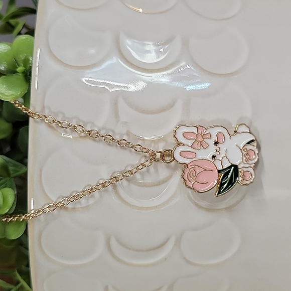 FLOWER BUNNY NECKLACE - Picture 3 of 6